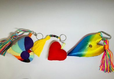 Com apoio da Parada SP, o Ateliê Recomeçar com Orgulho oferece oficinas de artesanato e levará produções à Feira Cultural da Diversidade LGBT+