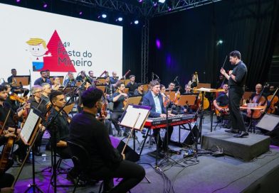 Flávio Venturini e a Orquestra Joseense encerra 24ª Festa do Mineiro com público lotando o Galpão Gaivota