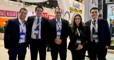Prefeito de São José dos Campos participa da abertura do Festival APAS SHOW 2026