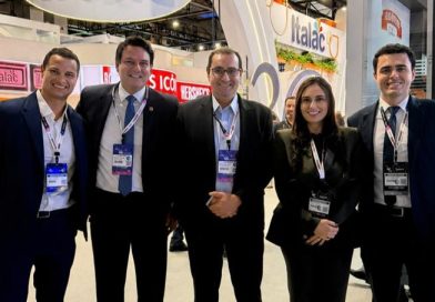 Prefeito de São José dos Campos participa da abertura do Festival APAS SHOW 2026