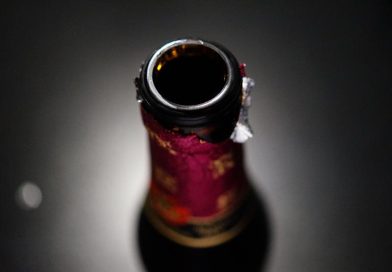 Vinho aberto dura quanto tempo na geladeira antes de estragar?