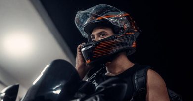 Suor e mau cheiro no capacete: qual a melhor forma de lavar o forro sem estragar?