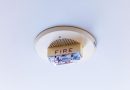 Vale a pena ter um detector de fumaça em casa? Entenda e saiba o que avaliar